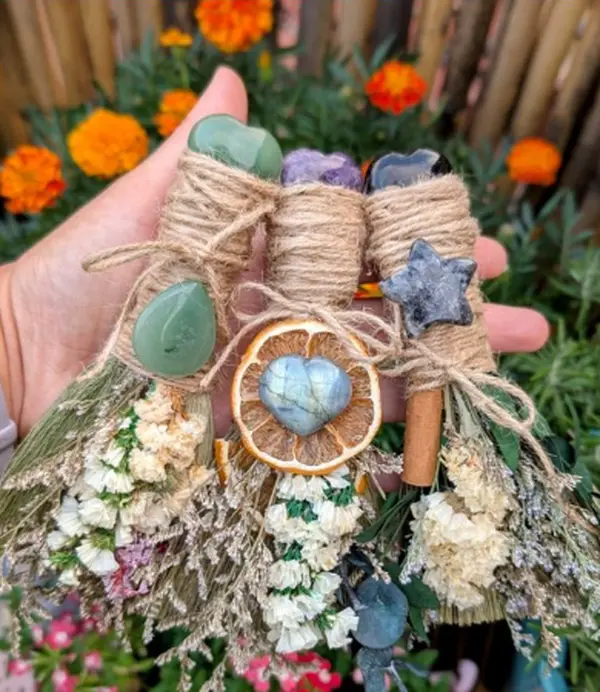 Spellbound Reiki & Rocks 7-in Handmade Mini Crystal Stone Besoms - Decorative Altar Broom, Spiritual Fengshui Ornament for Indoor Home Decor, Clarity Invitation, Magical Workings Protection & Cleaning, 7 Inches, Indoors