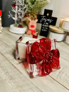 Luz Divina Christmas Gift Candle Hand-Poured 100% Natural Soy Wax with Christmas Spice Vanilla Bergamot & Cedarwood Scent in Gift-Box Shaped Glass Jar Decor Cozy Aroma Perfume Ornaments