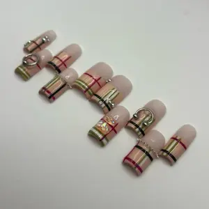 Plaid & Piercings press on nails