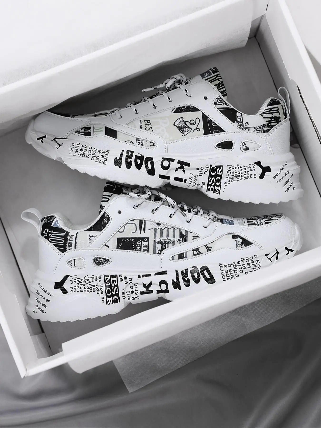 Men's Casual Letter Print Design Round Toe Chunky Sneakers As Gift, Fashionable Pop Art Print Lace Up Breathable Chunky Sneakers for Daily Wear, Natio