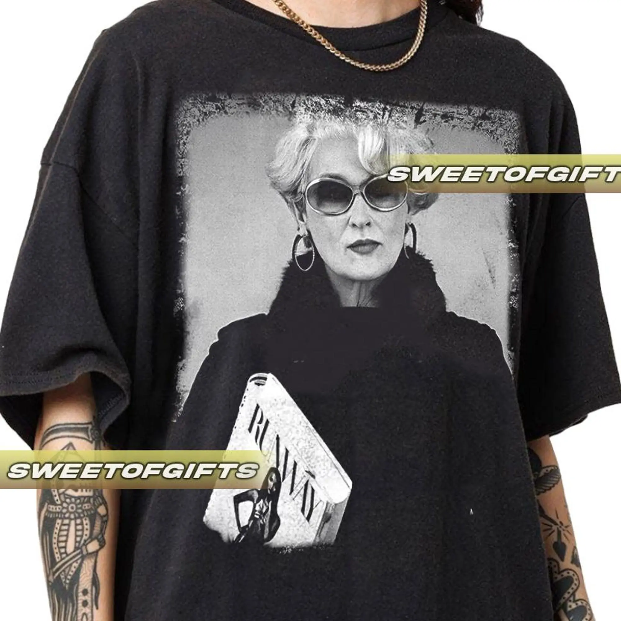 [Sale Up To 47%] Vintage Miranda Priestly Tshirt, Retro Devil Wears Pra.Da Movie Tshirt, Unisex Shirt Gift For Man And Woman