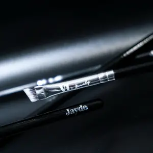 Jayde Angle Brush