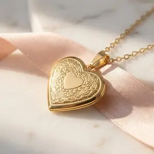 Heart Necklace Locket Necklace that Holds Pictures Flower Lockets Pendant Necklaces Birthday  Photo Jewelry for Loved Ones, Birthday Valentine's Day Keepsake, Versatile Styles AvailableLocket Necklace for Women