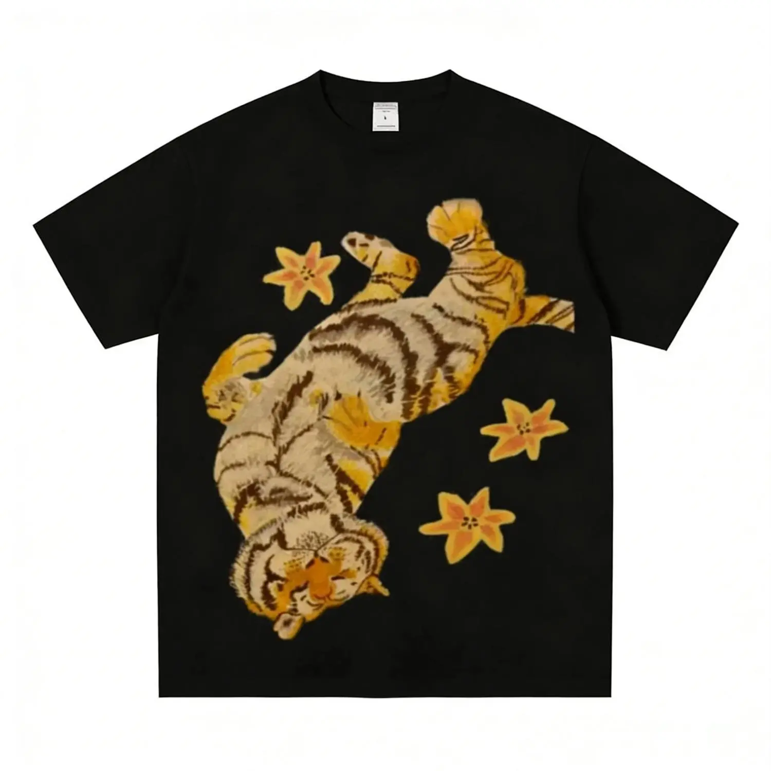 Vintage Art Reclining Tiger Floral Graphic T-Shirt Retro Oriental Wildlife Painting Streetwear Men Black Tee