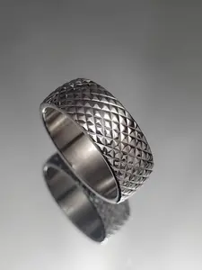 Diamond Thread Design Ring in Stainless Steel 8.0mm Polished Band with Shimmering Diamond Shaped Designs for Everyday Use