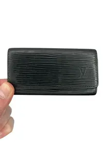 Pre-owned Louis Vuitton Leather Key Holder Black Epi 4 Perfect For Daily Use
