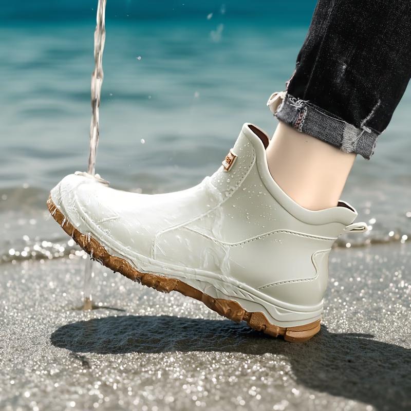 Unisex Lightweight Anti-Slip Rain Boots | Stylish Short Boots, Versatile for Car Washing and Outdoor Use, Wear-Resistant Non-Slip Sole, Suitable for All-Year Round, Round Toe Design