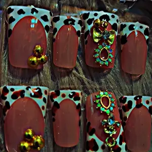Animal/Duck nails