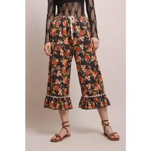 Ruffle Hem Midi Bloomer Pants in Black