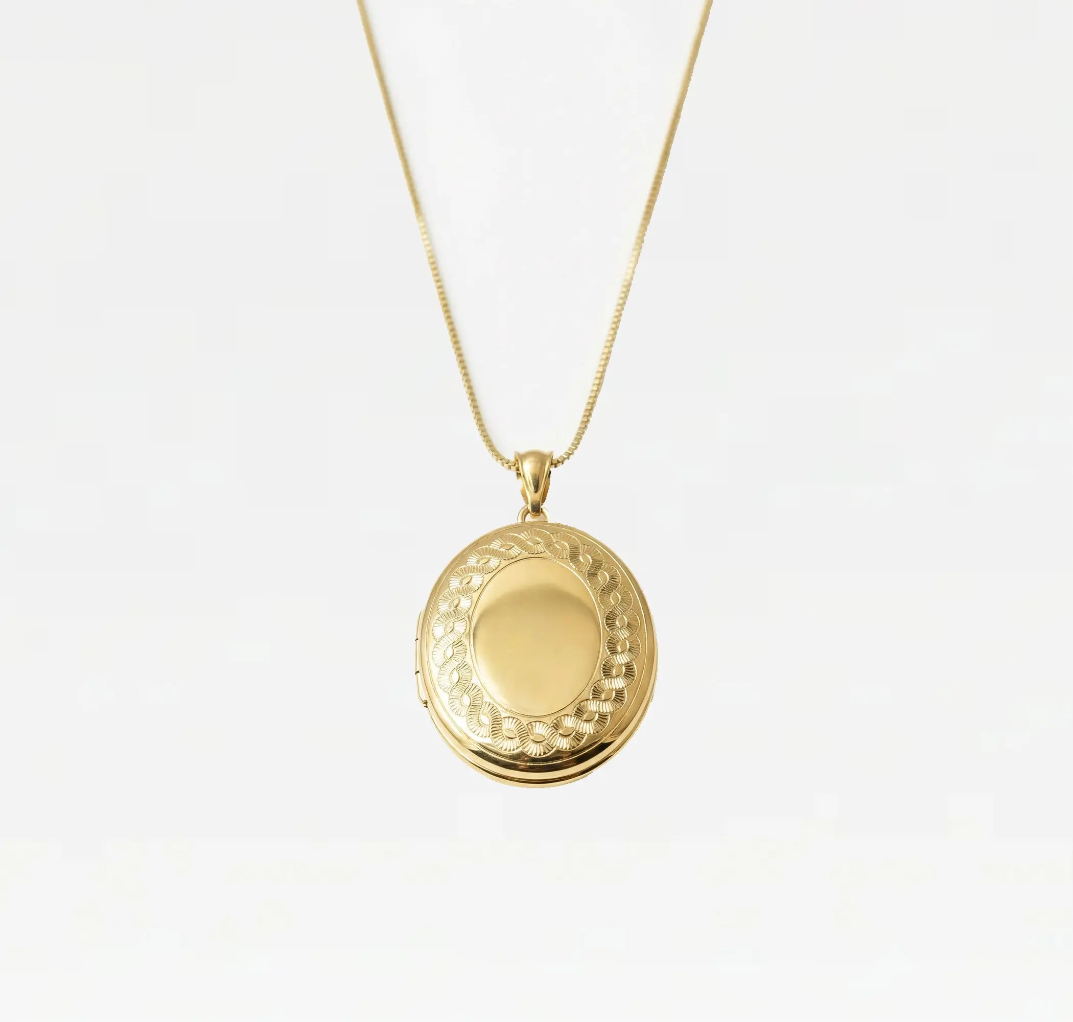 The Oval Photo Locket