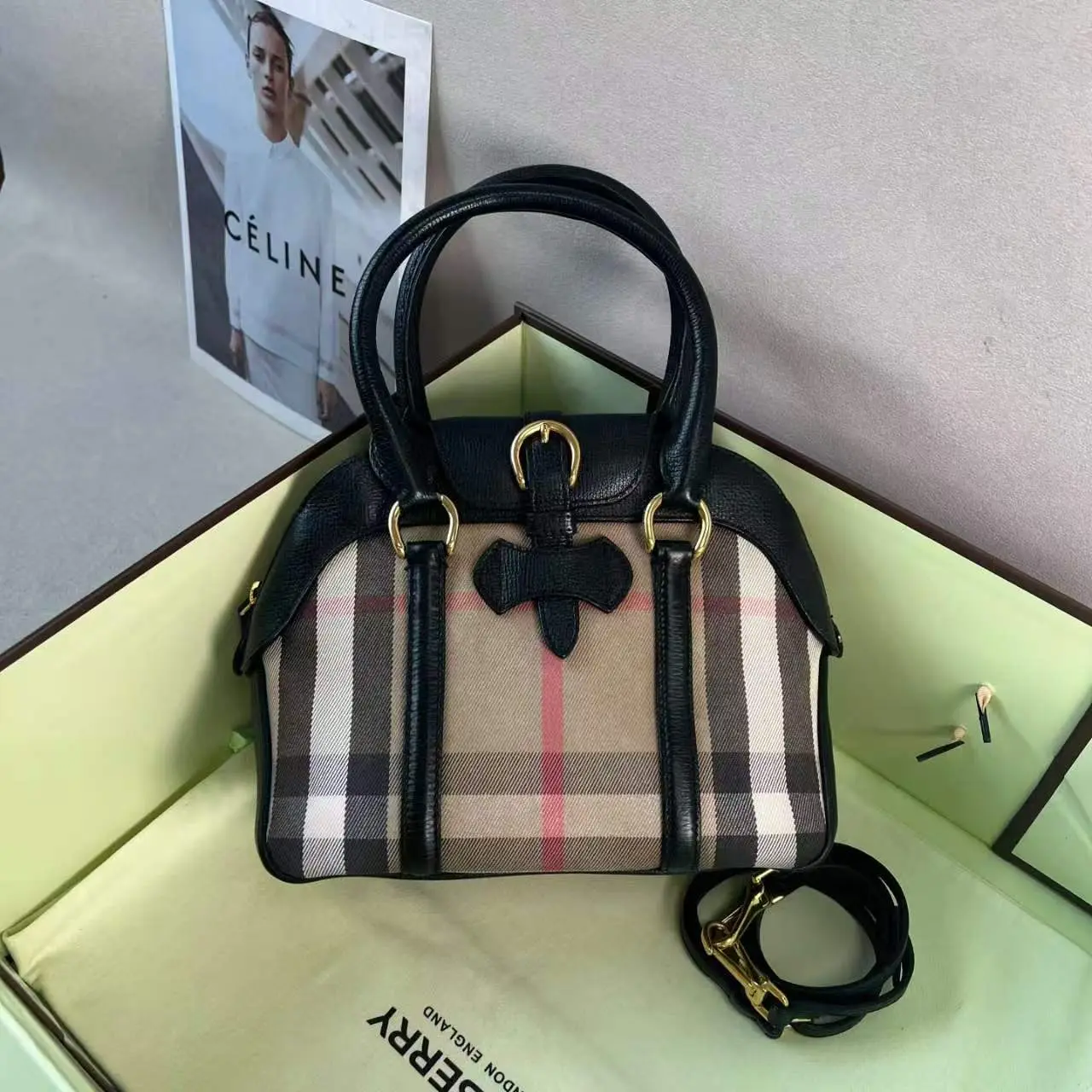 Pre-owned BURBERRY Black Checkered Shell Bag 0803KI/C8358248802