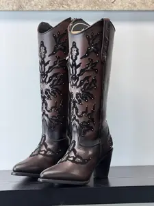 WOMEN’S CUADRA BOOT DE RES CRUST CASTAÑO CC238