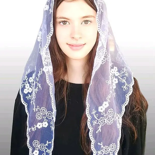 Women's Elegant White Dainty Floral Mantilla Bridal Veil - Catholic Church Ceremony Accessory, Purity Symbol, Mantilla Veil That Enhances Traditional Wedding Attire, Enhances Traditional Attire, Elegant Bridal Veils