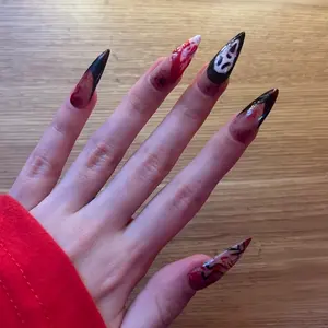 Spooky szn nails