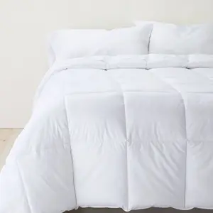 Twin Ultra Weight Premium Down Alternative Comforter - Casaluna