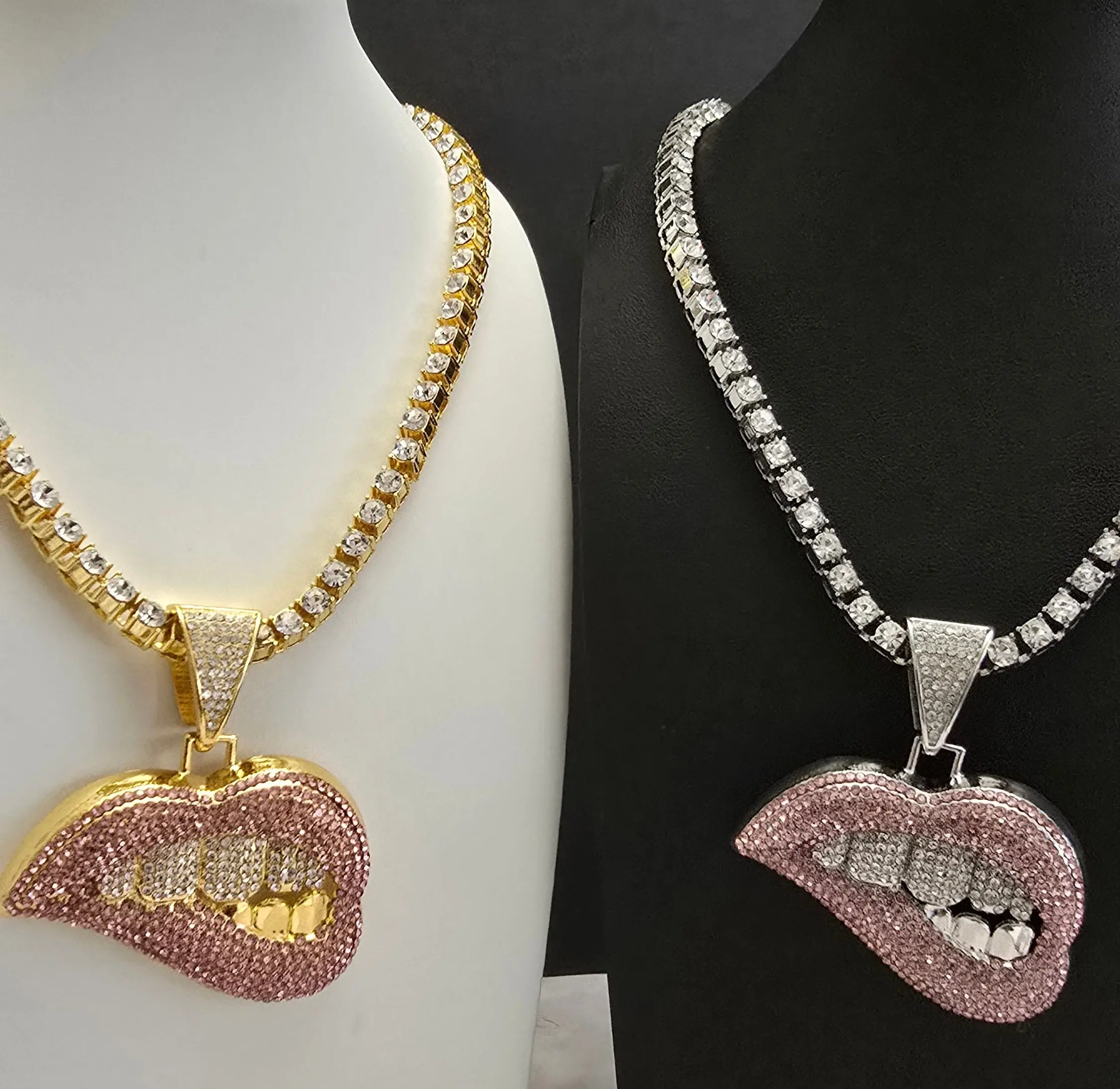Iced Out Link Chain Necklace with Pink Rhinestone Kiss Pendant, 20-Inch Casual Statement Jewelry for Women, Plastic, Daily Wear, Metal Coated, Rhinstone Lips, Unisex, 1 By 2 Inches, Buckle, Chain & Link, Choking Hazard Small Parts