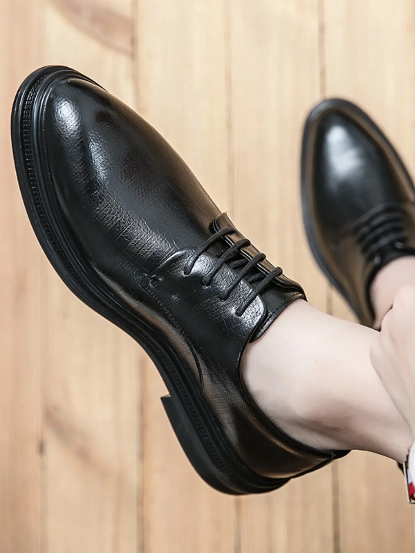 Men's Winter Thick Sole Business Formal Shoes, Embossed Lining Cotton Height Increase Anti-Slip Gentleman Warm Office Youth Trendy Shoes