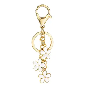 Cute Flower Keychains for Women Female, Aesthetic Keychain Charms Keyring, Bag ＆ Purse Charms for Handbags ＆ Backpacks Accessories Bag Charms, Kawaii Flower Daisy Key Chains Accessories Decor for Girls Purse Gift