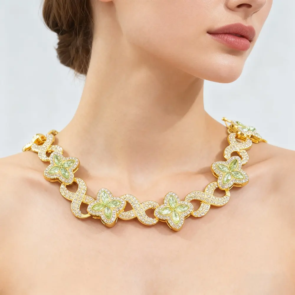 Four-Leaf Clover & Figure-8 Cuban Chain Necklace – Trendy, Cool, Unisex, and Sophisticated Colorful Accessory