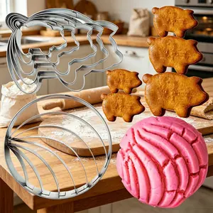 1/5/6 pieces of advanced cartoon pig shaped stainless steel baking mold set, classic polished silver finish, exquisite pig cartoon shaped contour, sturdy structure, smooth edges, easy to clean, suitable for Christmas gift party decoration