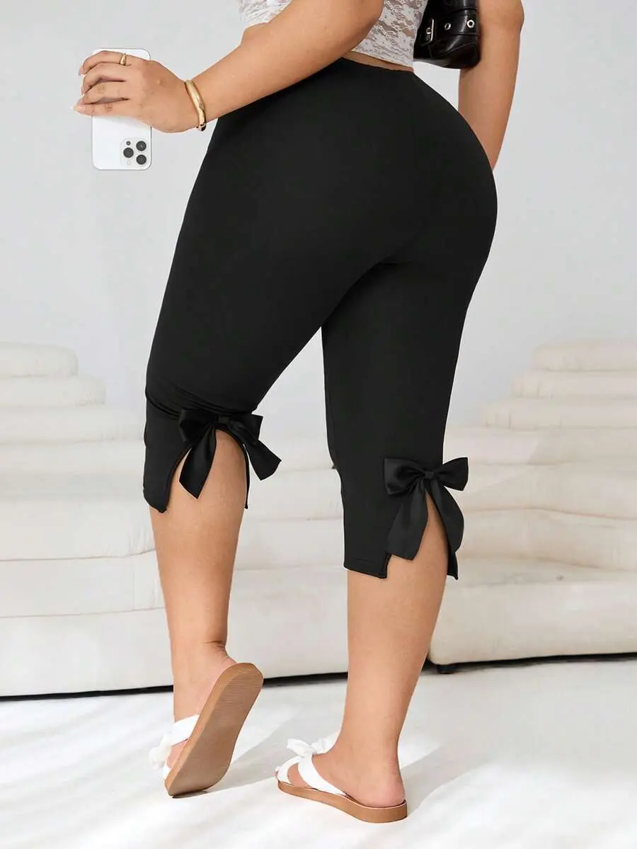 Plus Size Women's Black Capri Casual Pants With Bow Decor