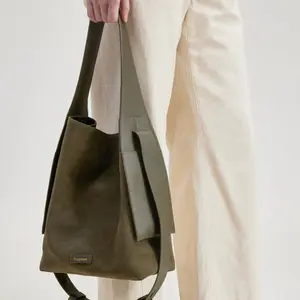 Large Crossbody Tote Bag With Nylon Material, Zipper Closure, Perfect For Commuting And Travel