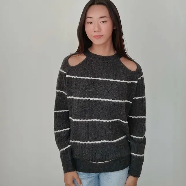 100% Cashmere Charcoal Gray Sweater