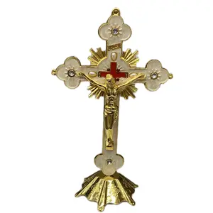 Crucifijo con base 8”. 0604-WT