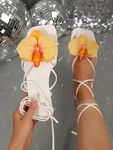 Summer New Fairy Style Lace-Up Flower Flat Sandals, Casual Square Toe Decorative Heel, Medium Width, Solid Pattern, Women's Beach Shoes