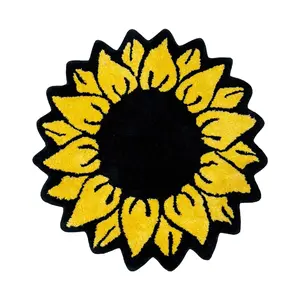Vibrant Sunflower Tufted Rug, Soft Thick Fluffy Accent Mat, Bright Yellow Petal Design Carpet for Living Room, Unique Aesthetic Home Decor Gift Decorative Rug Household Decorative Rug