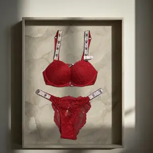 HUERES Red Lace Bra and Thong Set with Floral Pattern and Adjustable Straps for Comfortable Fit