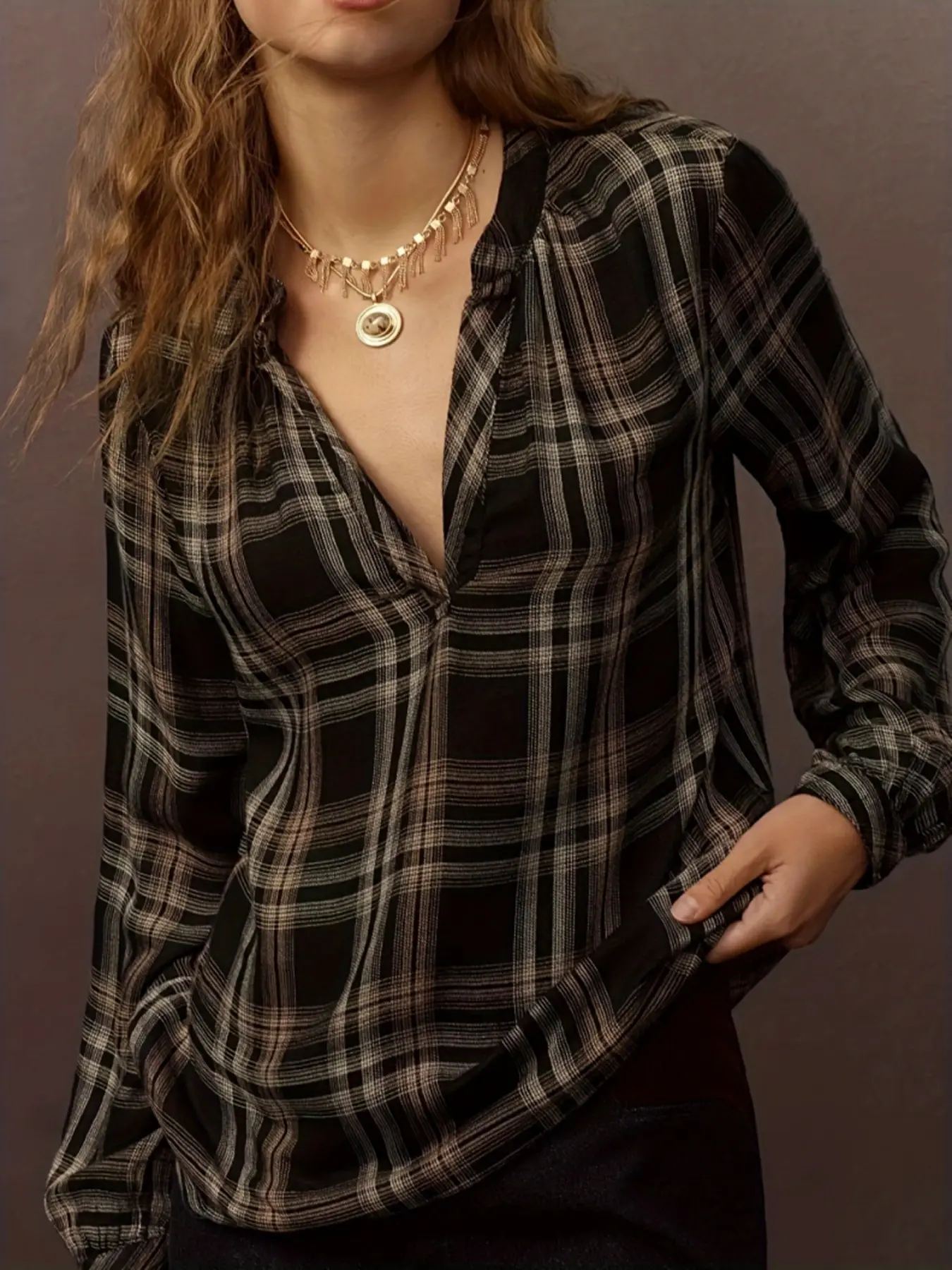 A women's elegant, deep V-neck Plaid loose long-sleeved design, lightweight, comfortable and breathable women's shirt Blouse, blouses shirts tops, suitable for autumn and winter, outdoor casual parties Womenswear Vneck