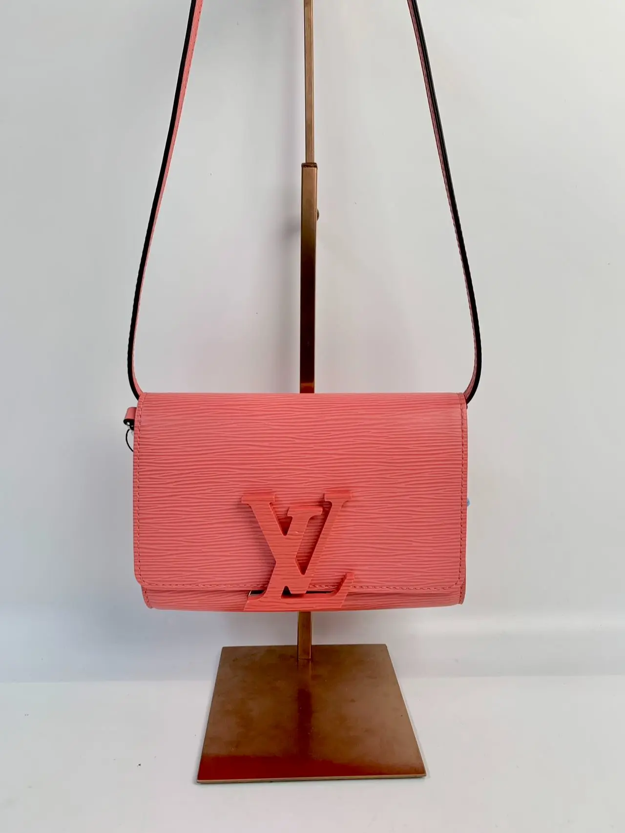 Pre-owned Louis Vuitton epi Crossbody Bags Pochette Louise PM Leather Coral Pink KY02595