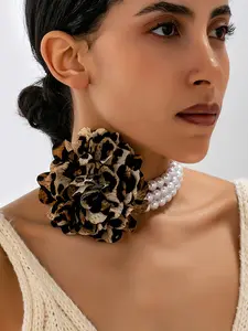 Elegant Faux Pearl Leopard Print Large Flower Necklace for Women, Versatile Daily Wear Jewelry, Perfect Gift for Vacation