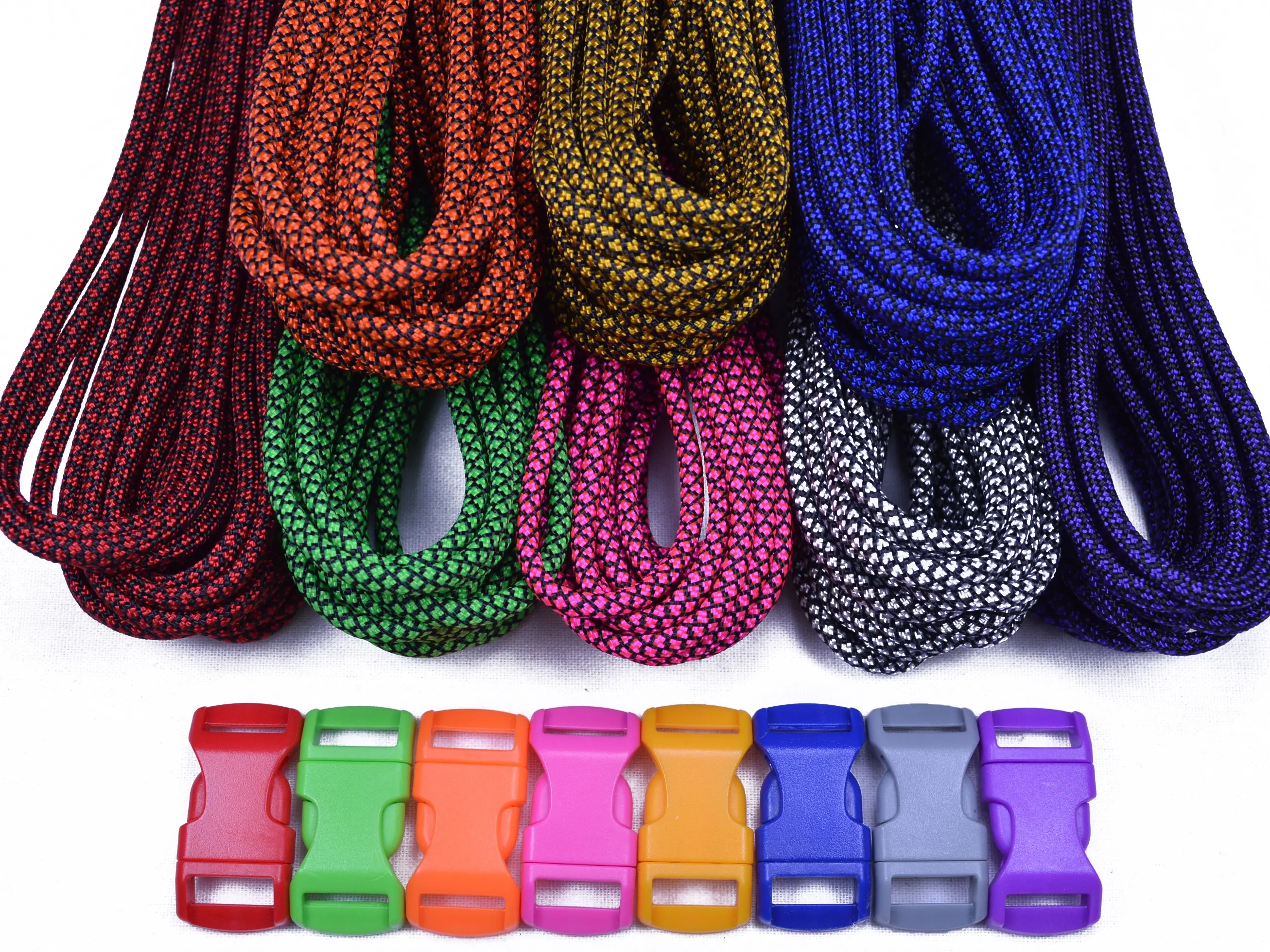 Bored Paracord - Diamonds Combo Starter Kit - 25 Foot Hanks of Paracord with Buckles