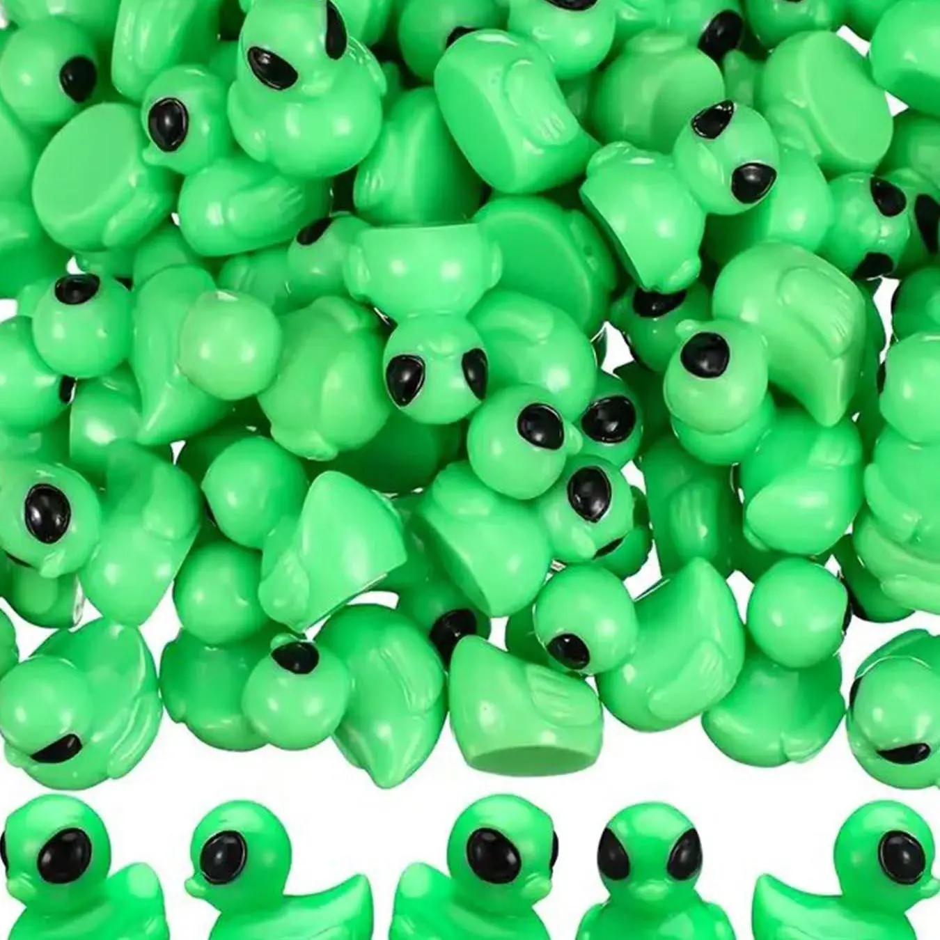 20/60pcs Alien Duck Statues, Mini Ufo Theme Resin Collectibles, Resin Figurine, Decorative Figurine, Figurines Decor, Sci-Fi Decor, Shelf Decor, Desk Ornament, Garden Display, Halloween Gift