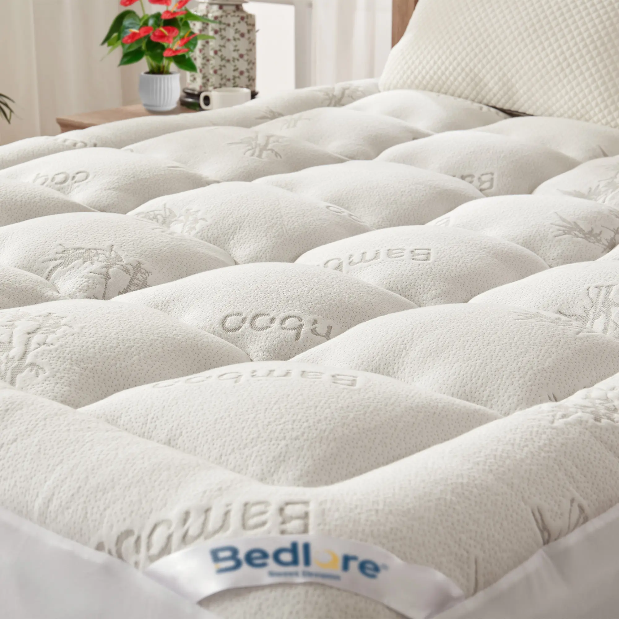 【SummerWins】BEDLORE Bamboo Topper Mattress Pad with Fitted Sheet, Thick & Plush Luxury Bamboo Topper, Breathable & Silky Soft for a Cool Sleep, Deep Pockets, Machine Washable, Ideal for Bedroom & Home Use