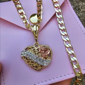 Beautiful pink heart necklace