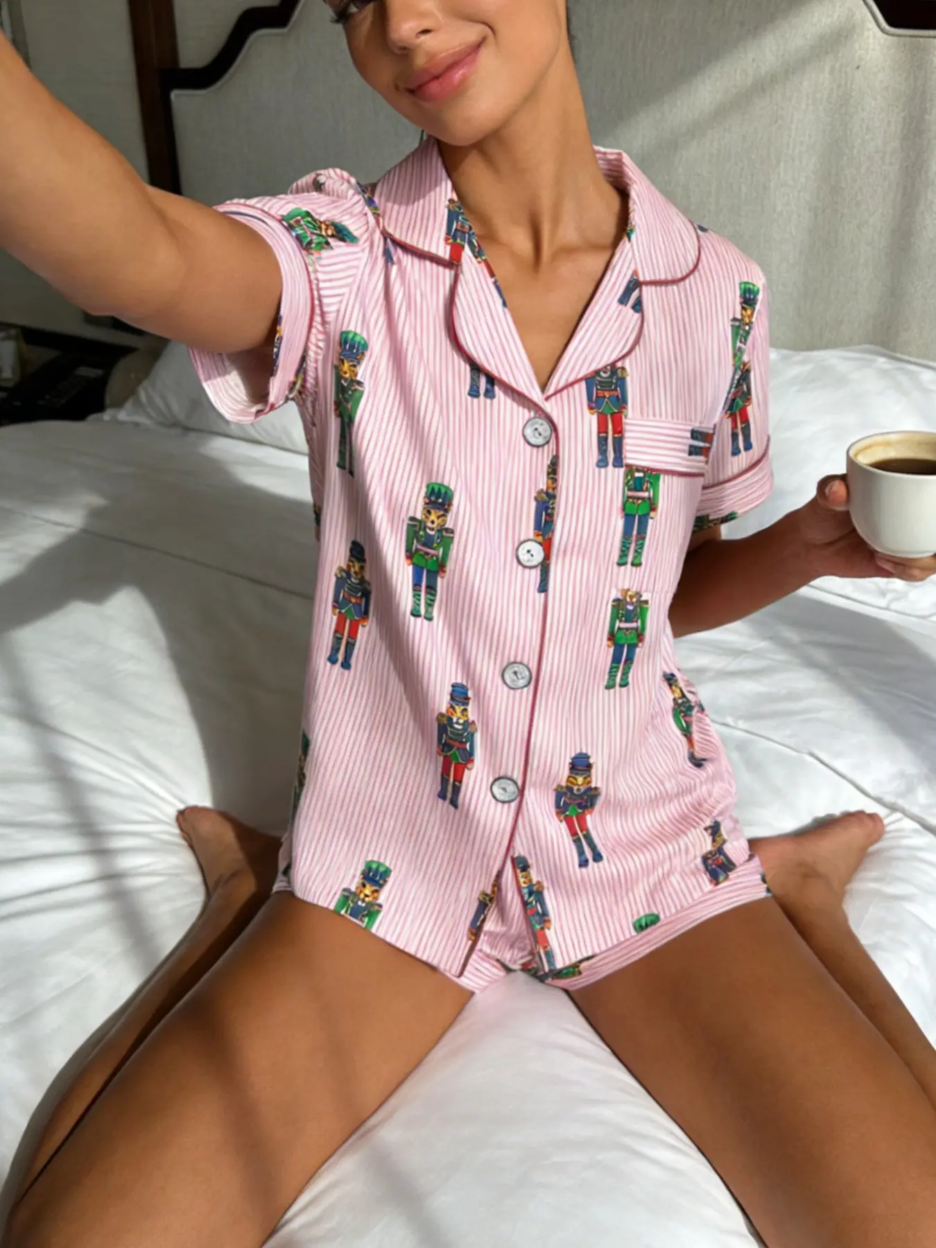 Nutcracker Soldier Fairy Tale Print Pajama Set, Women's Short Sleeve Shorts Lapel Open Front Homewear Two-Piece Set