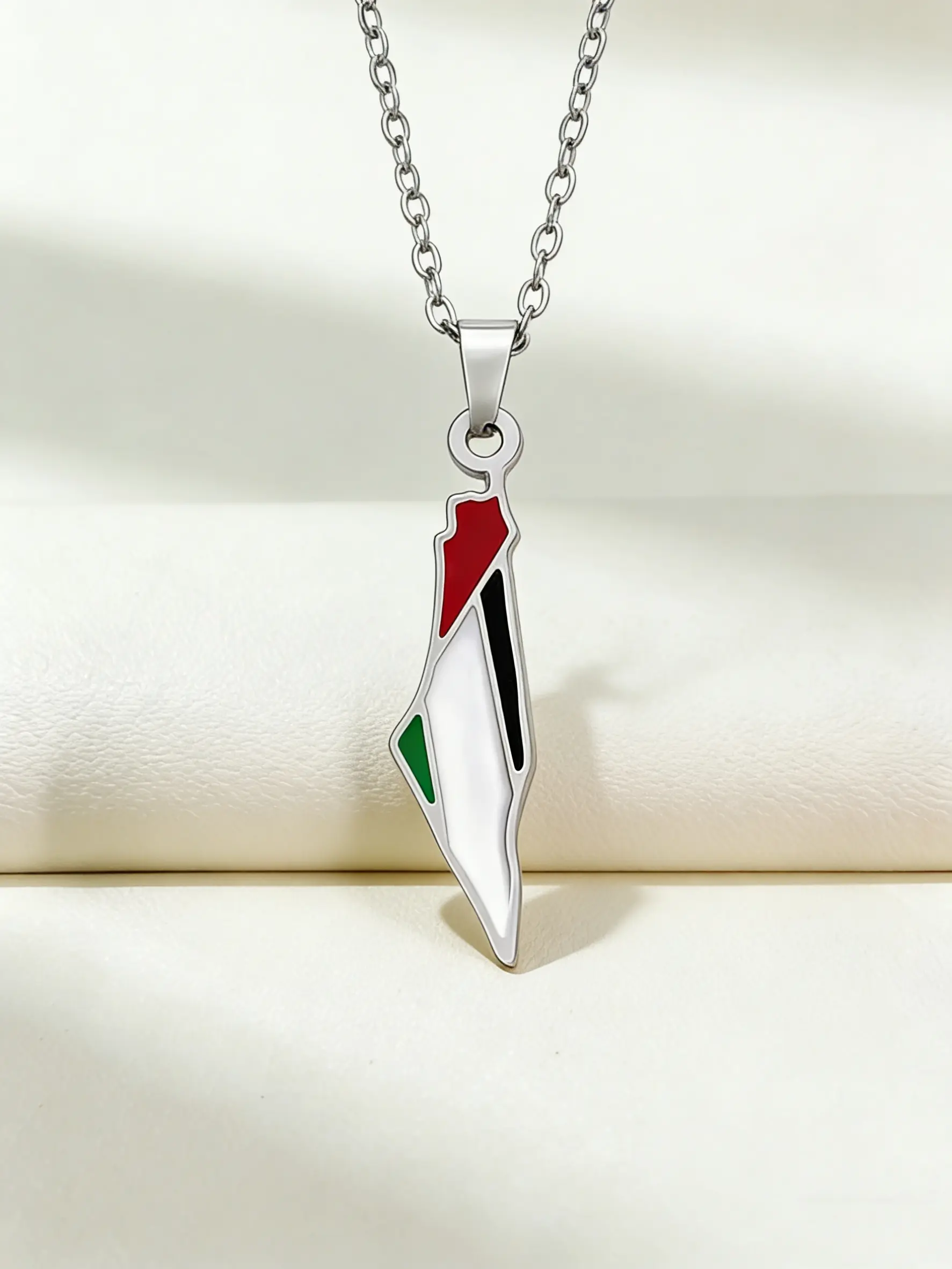 Fashionable Palestine Map Geometric Pendant Necklace, Women's Charm Necklace, Country Map Pendant, Unisex Jewelry for All, Necklace For Daughter