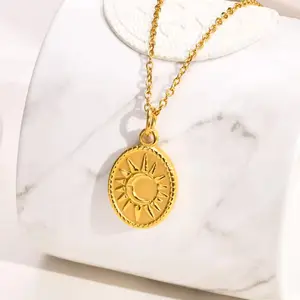 Golden Oval Sunflower Necklace - Rust-Resistant Hypoallergenic Design for Everyday Wear