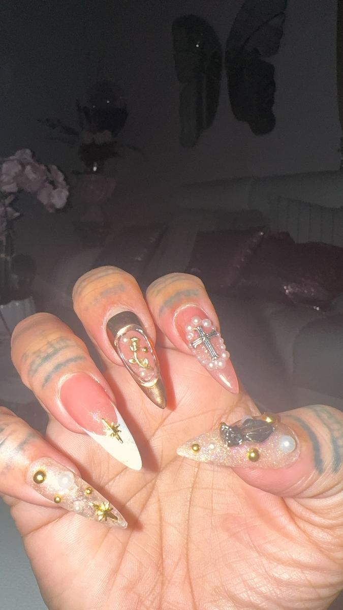 Item: (9) HOLY HOP, M