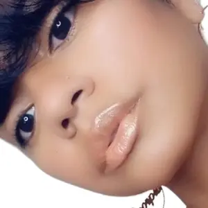 24K Lipgloss Pineapple Scented - Gold Color Lip Gloss with Unique Pineapple Fragrance