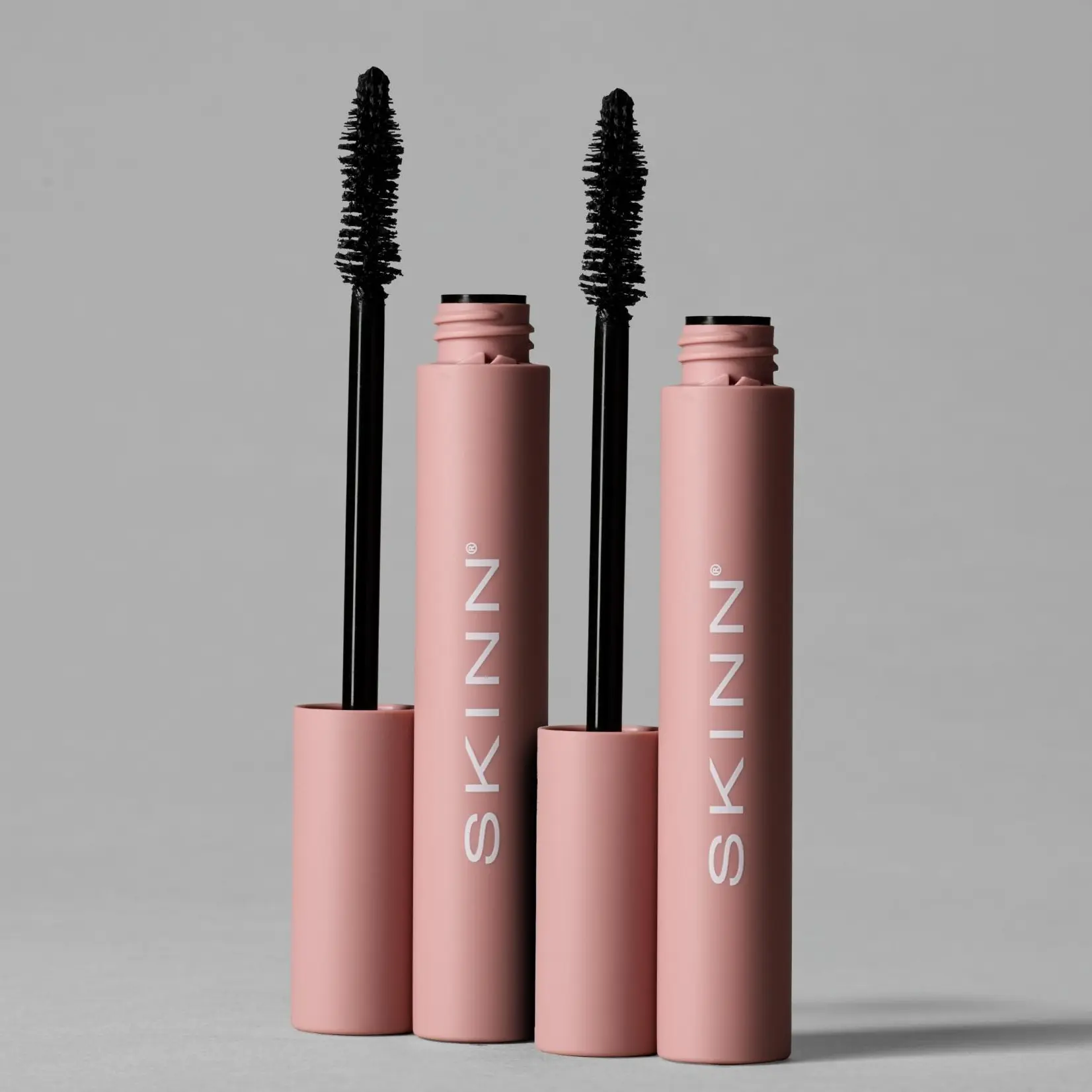 Skinn Cosmetics' Mascara Duo - Easy Application, Lightweight Design, Convenient for Everyday Use Makeup Applicator Skinn Cosmetics' Mascara Duo - Easy Application, Lightweight Design, Convenient for Everyday Use Makeup Applicator