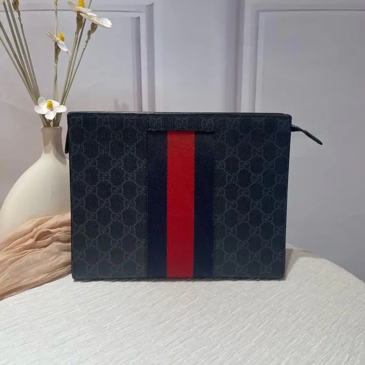 Pre-owned Gucci Black GG Supreme Web Large Zip Pouch ZX110