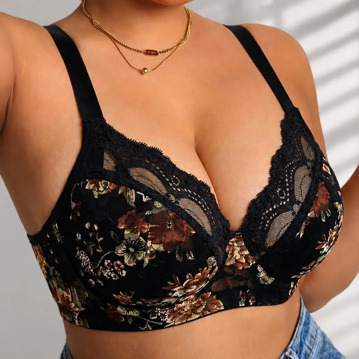 Women’s sheer lace wireless bra, unlined with no padding and support, featuring a U-back design; feminine lingerie that provides a natural shape, 1 piece
