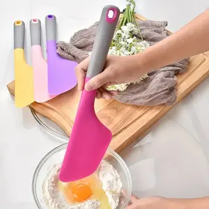 Silicone Egg Roll Turner, Non-Stick Kitchen Utensil, Perfect for Frying Eggs and Pancakes, Durable and Easy to Use