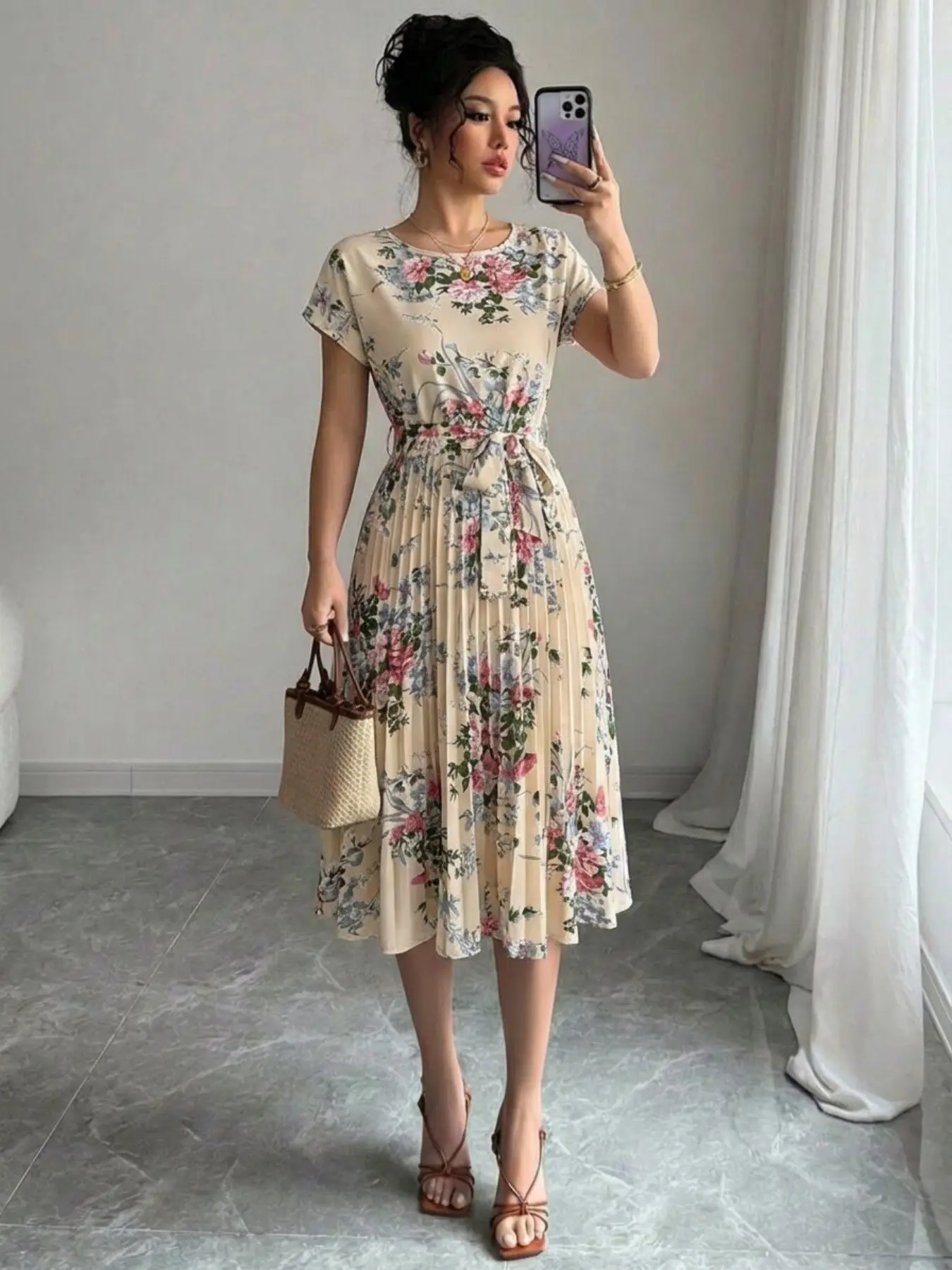 Summer New Bohemian Chic Floral Short-Sleeve Dress, Bow Tie Round Neck, A-Line Fit, Feminine Casual Beach Vacation Womenswear