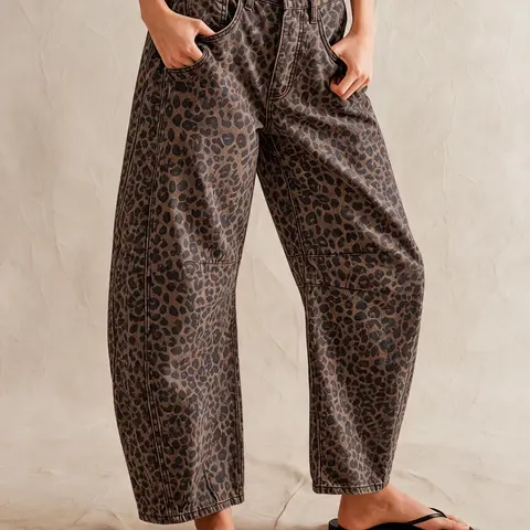 Women’s Baggy Wide Leg Jeans – Mid-Rise Barrel & Banana Leg Denim Pants, Relaxed Fit Streetwear, Solid & Leopard Print Options