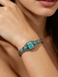 Bohemian Turquoise Open-Faced Bracelet – Vintage-inspired ethnic-style bracelet – Perfect for everyday wear – Ideal for commuting, dates and holidays – Also makes an excellent gift